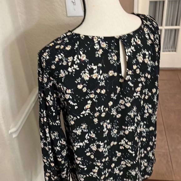 a.n.a.  A New Approach black floral small print shirt/blouse LARGE - Picture 11 of 17